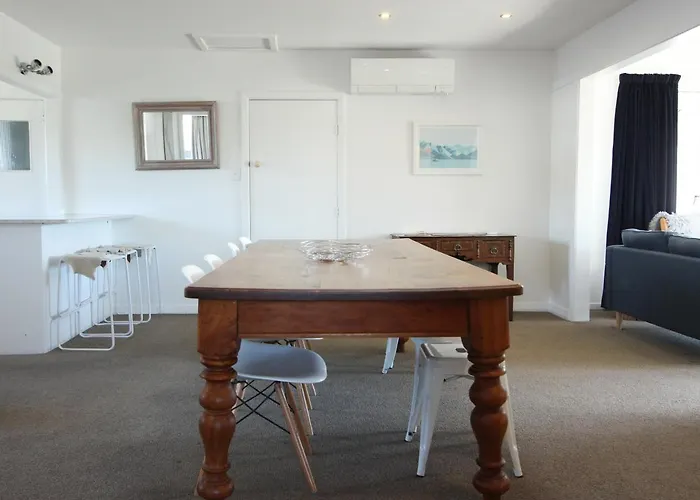 1 - Delightfully Fresh, Private Home Close To Town